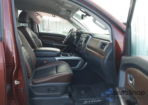 2017 Nissan Titan Platinum Reserve z USA, uszkodzony, nr VIN 1N6AA1E57HN515777